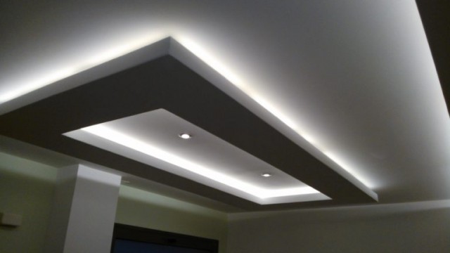 El drywall es ideal para decorar con figuras y detalles nuestra sala, dormitorio o el local de nuestro negocio. Se puede hacer cualquier forma que uno desee con el drywall, de una manera rápida y práctica. El drywall es ideal para decorar con figuras y detalles